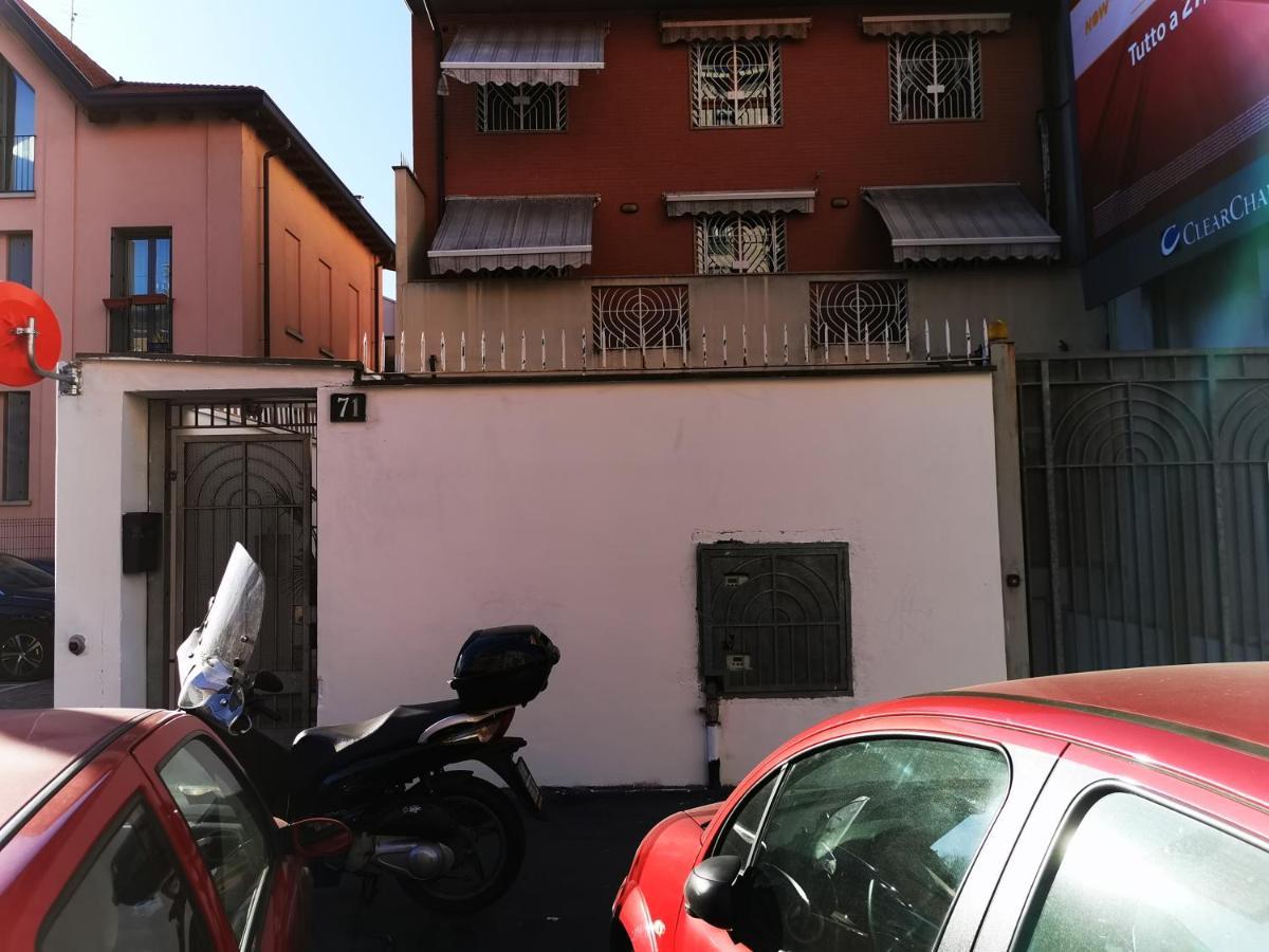 New Luxury Apartment, Milan City Center Екстериор снимка